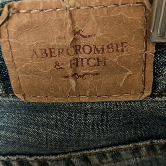 Abercrombie & Fitch: Mid-rise bootcut Jeans- 8L - Picture 9 of 16